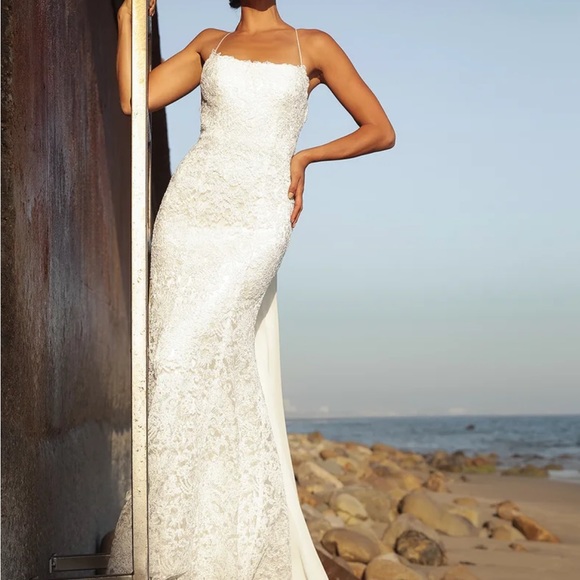 Remarkable Moment Wedding Dress - Picture 4 of 11